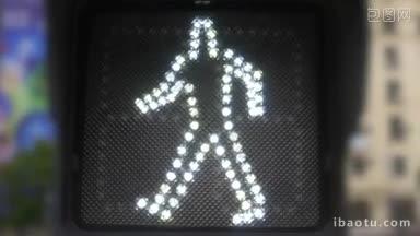 在阿根廷布宜诺斯艾利斯，一个城市行人绿灯和倒计时信号的特写
